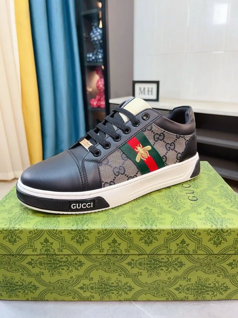 Men's shoes 💰420🌹🌹GUCCI [Gucci] New high-end brand of men's shoes, the latest fashionable casual men's shoes, trendy and versatile, relaxed and sporty style, uppers imported from Italy, first-layer cowhide, genuine leather lining, and ultra-fine workmanship. Original personalized fashionable rubber wear-resistant outsole, light and comfortable on the foot, size 38-44